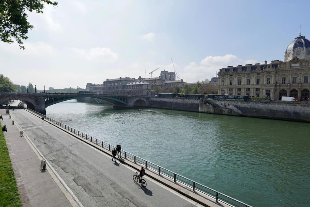 Sunny Apartement Notre Dame Παρίσι Εξωτερικό φωτογραφία